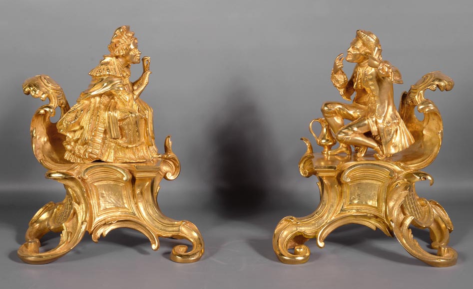 Paire de chenets anciens en bronze doré de style Louis XV en bronze doré avec personnages en costume-0