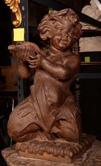 Statue en fonte formant fontaine d'un enfant au coquillage-1
