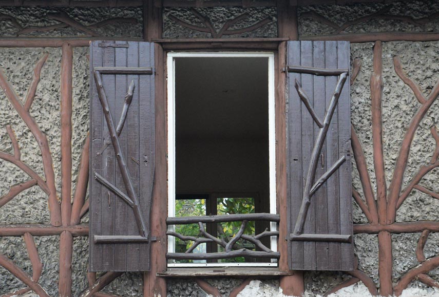 Ensemble original d’une paire de volets et garde-corps en bois, style rusticage, milieu du XIXe siècle-0