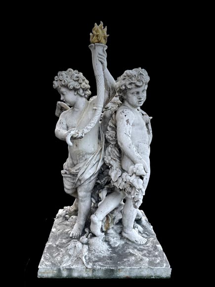 Groupe de trois putti ailés en fonte peinte, d'après les parterres d'eau de Versailles Groupe de trois putti ailés en fonte peinte, d'après les parterres d'eau de Versailles-2