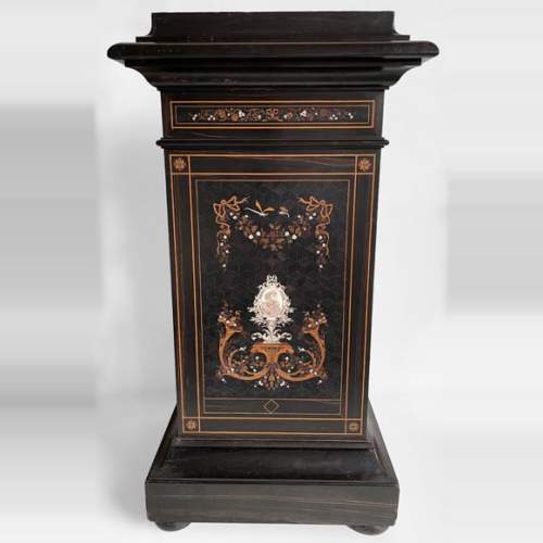 Charles Hunsinger (attribuée à), Belle sellette de présentation à décor de marqueterie, vers 1870-1880