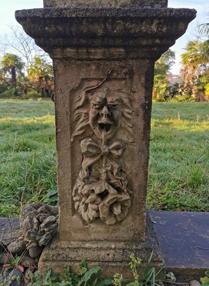 Ensemble de deux sculptures de femmes drapées à l'antique en pierre, milieu XIXe siècle -15