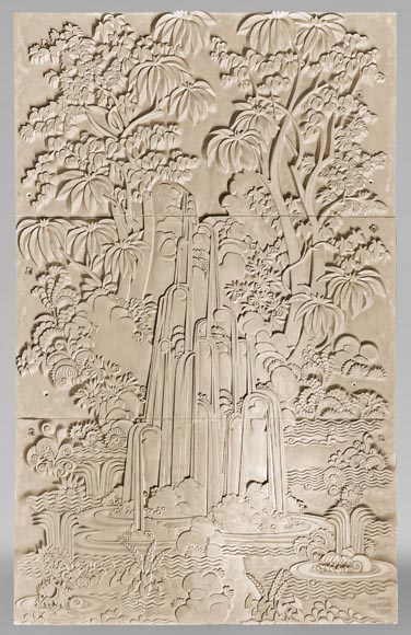 Dans le goût d'Armand Albert Rateau (1882-1938) Ensemble comprenant une baignoire et un bas-relief en plâtre, fin du XXe siècle. -0