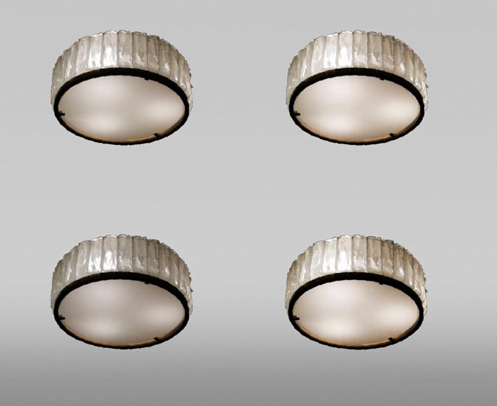 Perzel: Ensemble de quatre plafonniers ronds en verre et laiton, fin du XXe siècle-0