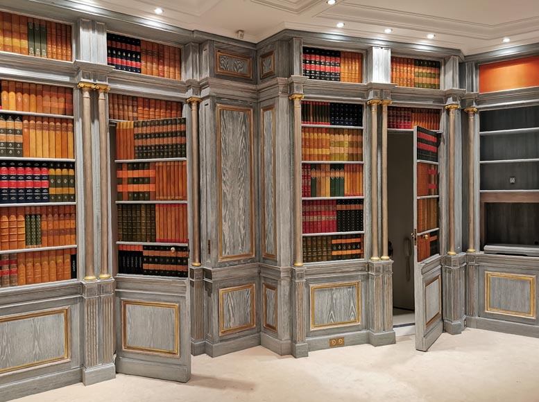 Pièce de boiserie à décor de bibliothèque en trompe l’oeil, fin du XXe siècle-1