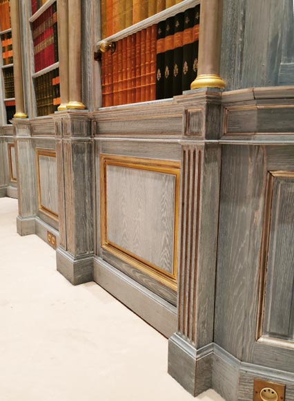 Pièce de boiserie à décor de bibliothèque en trompe l’oeil, fin du XXe siècle-5