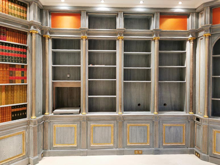 Pièce de boiserie à décor de bibliothèque en trompe l’oeil, fin du XXe siècle-7