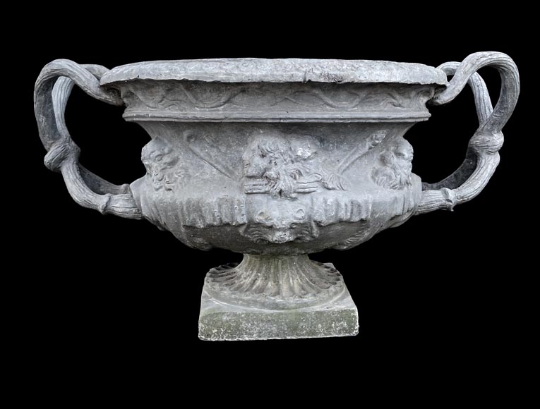 Paire de vases en plomb d'après le Vase de Warwick-1