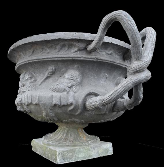 Paire de vases en plomb d'après le Vase de Warwick-3