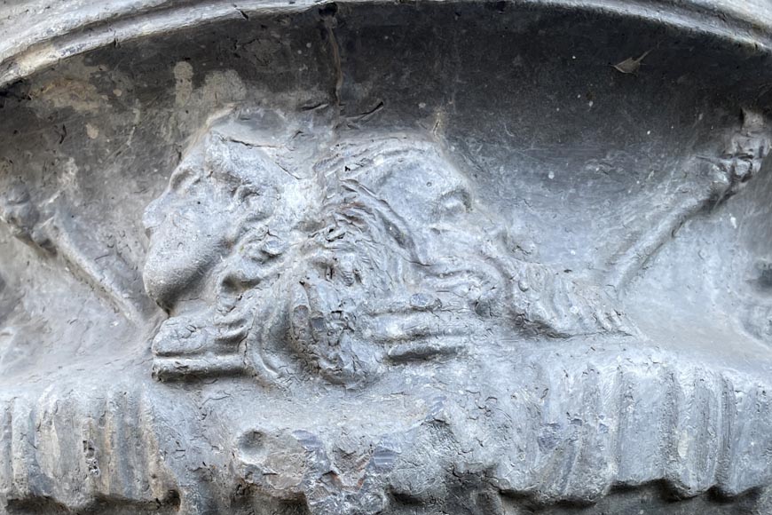Paire de vases en plomb d'après le Vase de Warwick-5