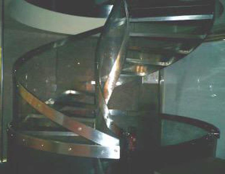 Escalier en inox en colimaçon, vers 1970-0