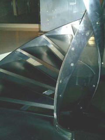 Escalier en inox en colimaçon, vers 1970-3