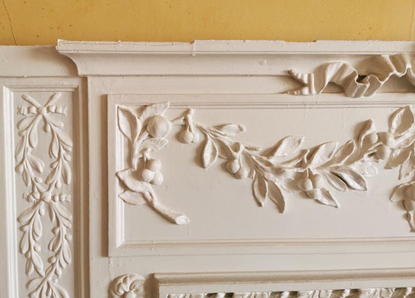 Beau trumeau de style Louis XVI richement orné-2