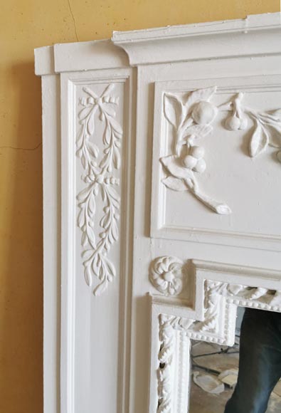 Beau trumeau de style Louis XVI richement orné-3