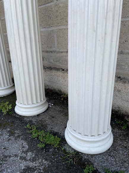 Quatre colonnes de style ionique en plâtre-5