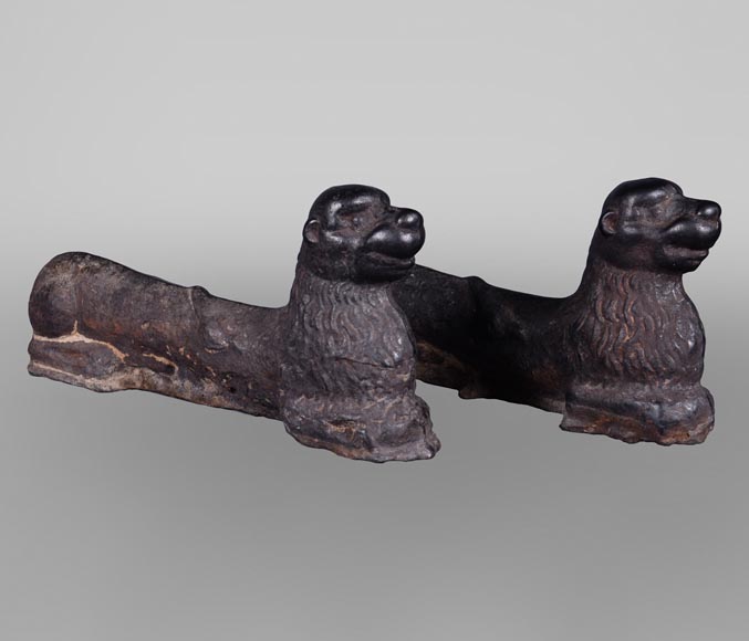 Paire de chenets landiers de cheminée à décor d'animaux f