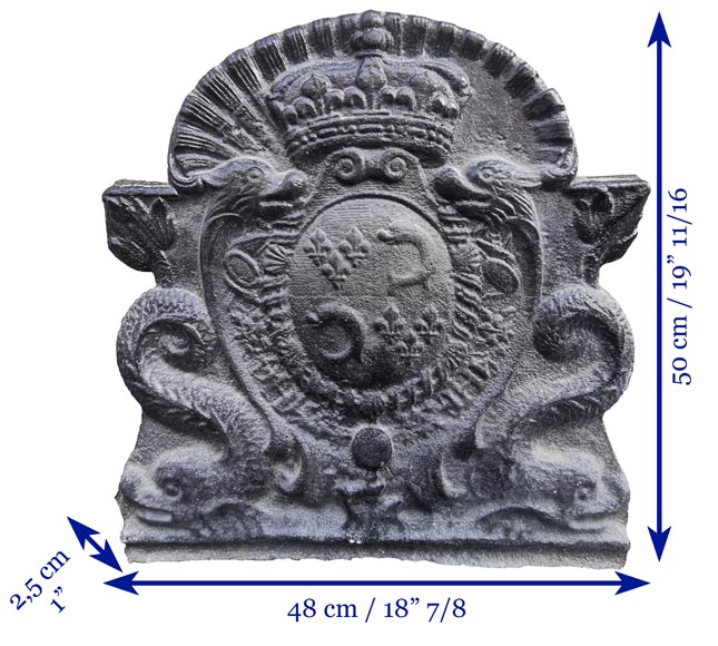 Petite plaque de cheminée Louis XV en fonte aux armes du dauphin, fin du XVIIIe siècle -7