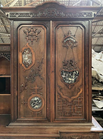 Gabriel VIARDOT, Meuble de présentation à décor incrusté de nacre, Deuxième moitié du XIXe siècle-3
