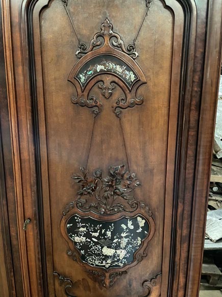 Gabriel VIARDOT, Meuble de présentation à décor incrusté de nacre, Deuxième moitié du XIXe siècle-7