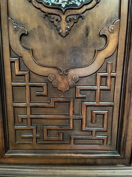 Gabriel VIARDOT, Meuble de présentation à décor incrusté de nacre, Deuxième moitié du XIXe siècle-10