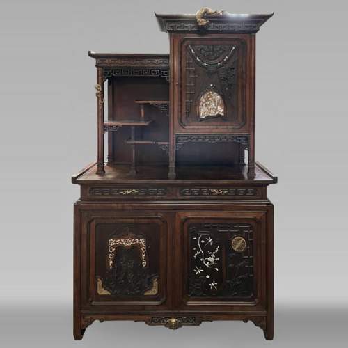 Gabriel VIARDOT, Meuble étagère à décor de dragon et marqueterie de nacre, vers 1880-1890