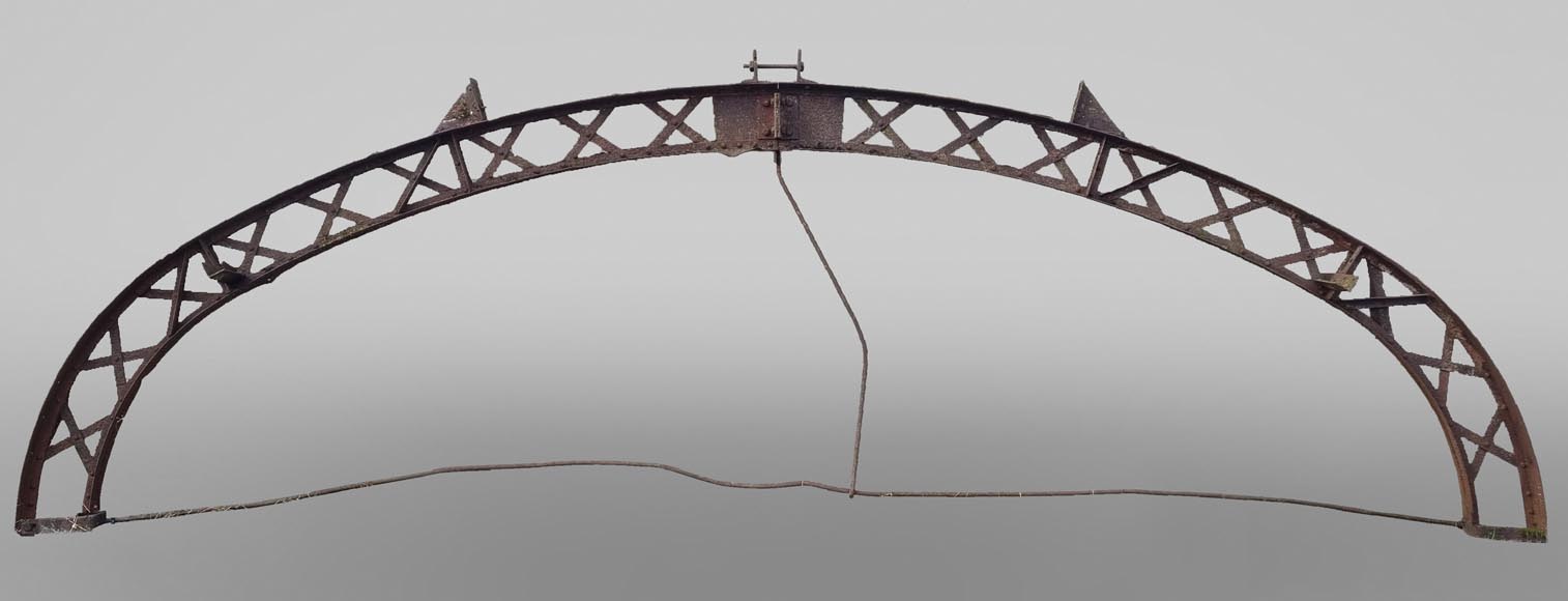 Ensemble de douze structures métalliques en forme d'arc, XIXe siècle -0