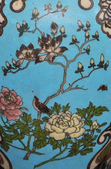 Ferdinand BARBEDIENNE (1810 – 1892) (Attrib. à) Paire de lampes à décor d'émail cloisonné chinois-5