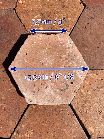 Lot d'environ 5 m² de dalles hexagonales anciennes en terre cuite, XIXe siècle-6