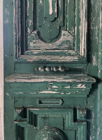 Grande double porte en bois peint en vert et dessus de porte, XXe siècle -4