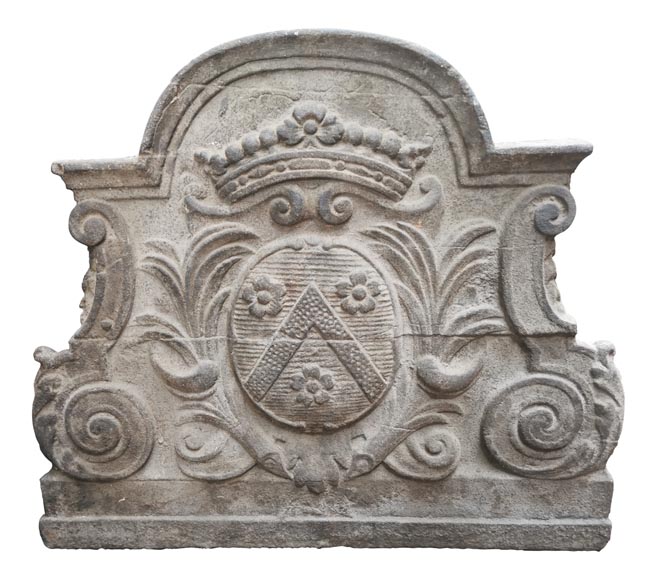 Plaque de cheminée en fonte aux armes Le Clerc, XVIIIe siècle-0