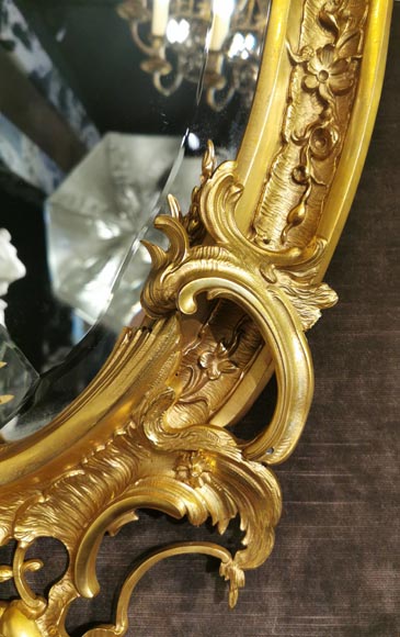 Miroir Napoléon III en bronze doré à très riche décor de rocaille-4