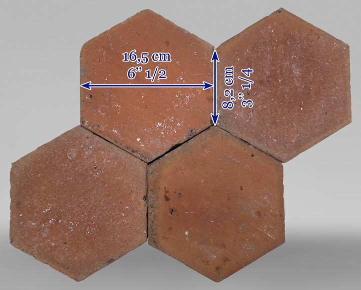 Lot d'environ 1,4 m² de dalles hexagonales anciennes en terre cuite, XIXe siècle-5