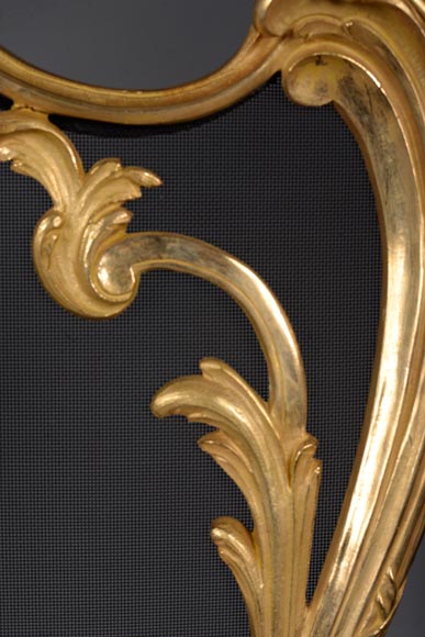 BOUHON Frères (attr. à), Pare-étincelles en bronze doré orné d’espagnolettes, fin du XIXe siècle-6
