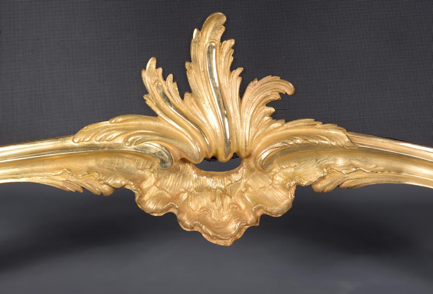 BOUHON Frères (attr. à), Pare-étincelles en bronze doré orné d’espagnolettes, fin du XIXe siècle-8