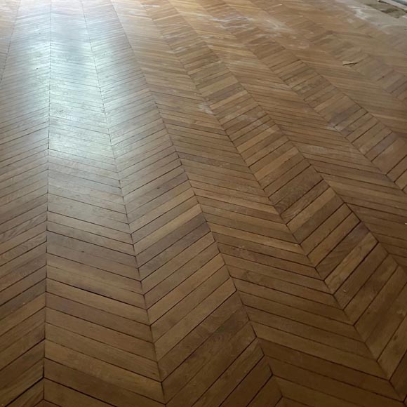 Lot de 13 m² de parquet ancien Point de Hongrie en chêne-0