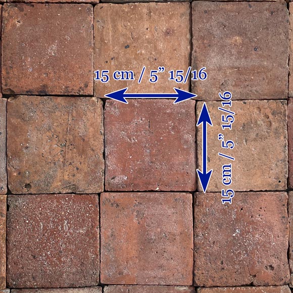 Lot d'environ 12m² de tomettes anciennes en terre cuite-6