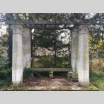 Structure en pierre aux colonnes, fin du XIXe siècle