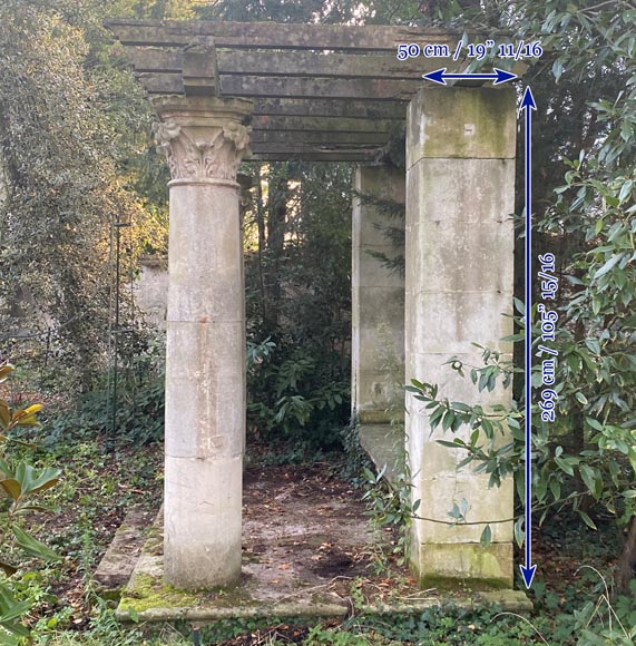 Structure en pierre aux colonnes, fin du XIXe siècle-1