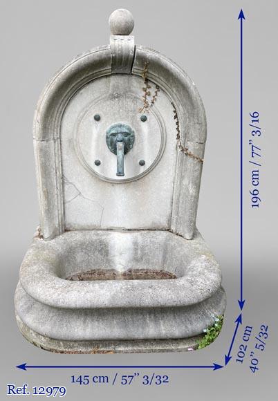 Petite fontaine d'extérieur en pierre marbrière, fin du XIXe siècle-6