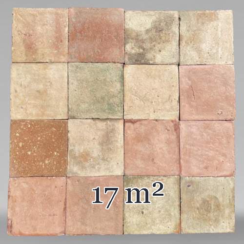 Lot d'environ 17 m² de tomettes carrées en terre cuite