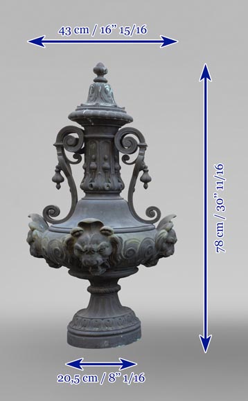 Paire de vases décoratifs dans le goût Néo-Renaissance en bronze patiné, provenant du château de Mouchy-le-Châtel, seconde moitié du XIXe siècle,-10