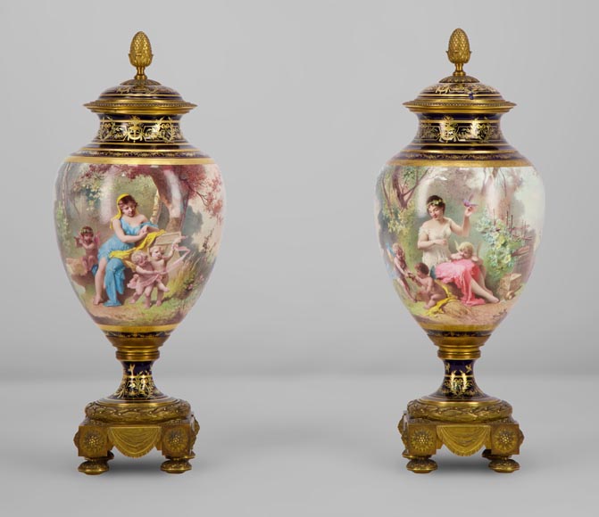 MANUFACTURE DE SÈVRES et Charles LABARRE (peintre) - Paire de vases en porcelaine montés en bronze doré, vers 1890-0