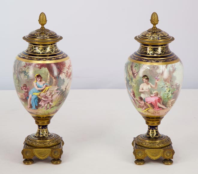 MANUFACTURE DE SÈVRES et Charles LABARRE (peintre) - Paire de vases en porcelaine montés en bronze doré, vers 1890-1