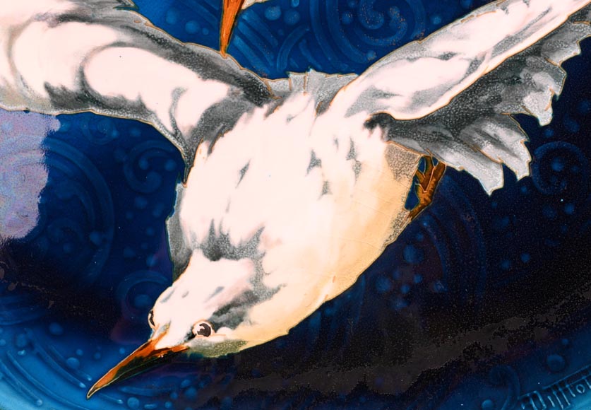 Émile DIFFLOTH pour la manufacture Boch Frères, paire de plats ornés de