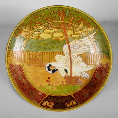 VILMOS ZSOLNAY (attribué à), plat en faïence à décor de cygne, fin du XIXe siècle