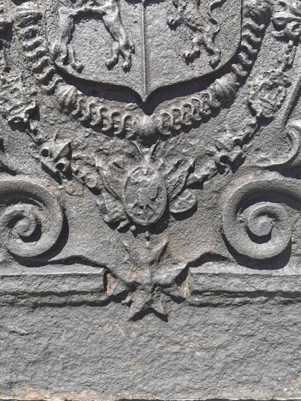 Belle plaque de cheminée ancienne aux armes d'Albert de Luynes, XVIIe siècle-6