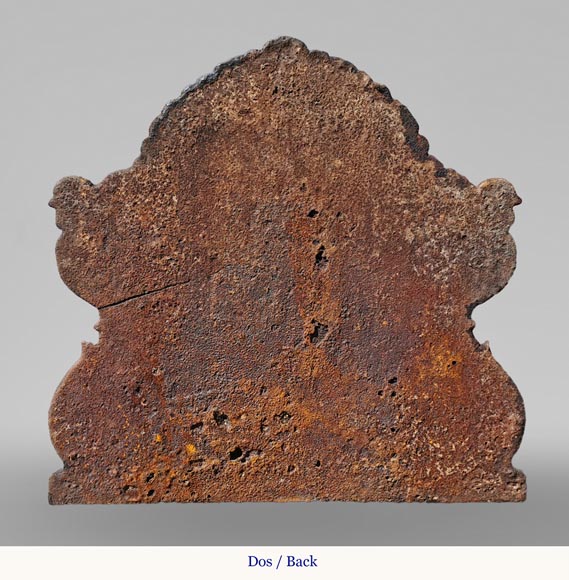 Rare plaque de cheminée au monogramme de Louis XIV et aux armes de France, vers 1700-9