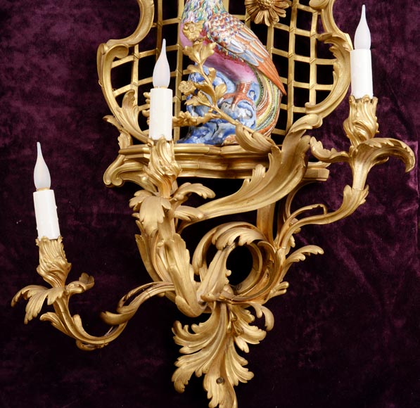 Manufacture Samson pour L'Escalier de Cristal, suite de quatre appliques au perroquet  de style Louis XV, après 1885-6