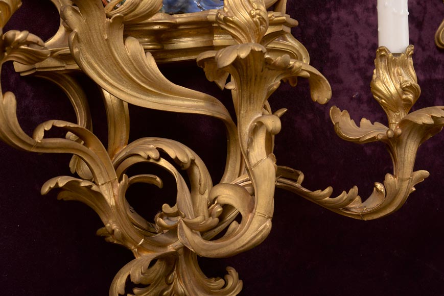 Manufacture Samson pour L'Escalier de Cristal, suite de quatre appliques au perroquet  de style Louis XV, après 1885-7
