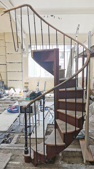 Petit escalier en colimaçon en bois -3